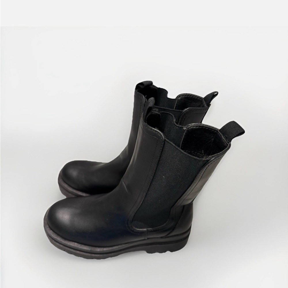 ShoeDazzle Women’s Size 7 Chunky Chelsea chunky Black Platform Boots